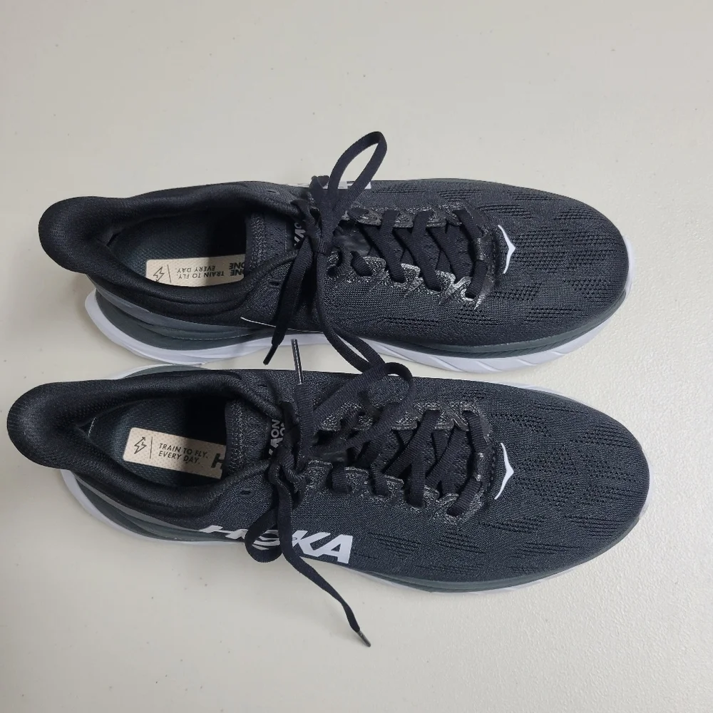 Hoka One One Mach 4 Men's Size 9.5D.